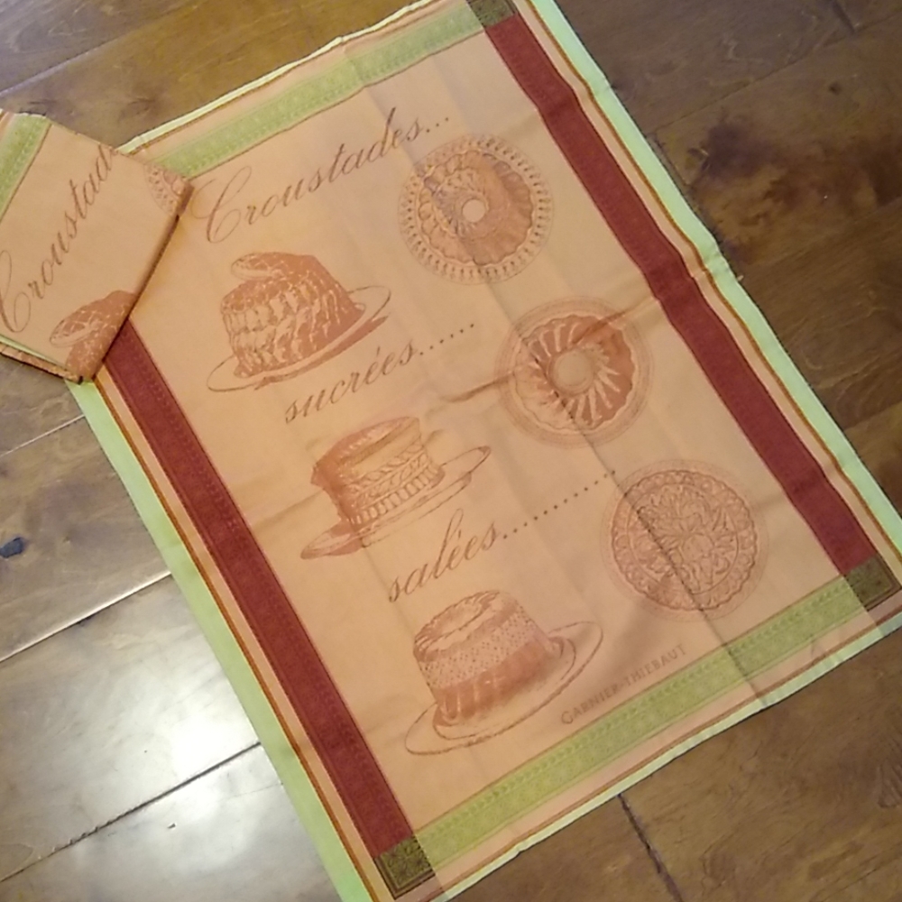 SOLD🤞🎁NWOT French Dish Towels(2) Unique!